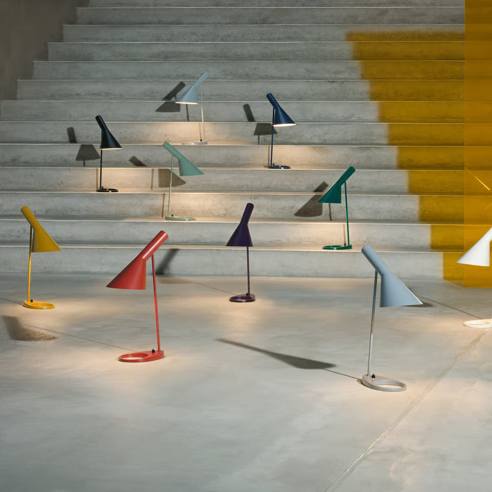 Louis Poulsen AJ Bordslampa – Visningsmodell