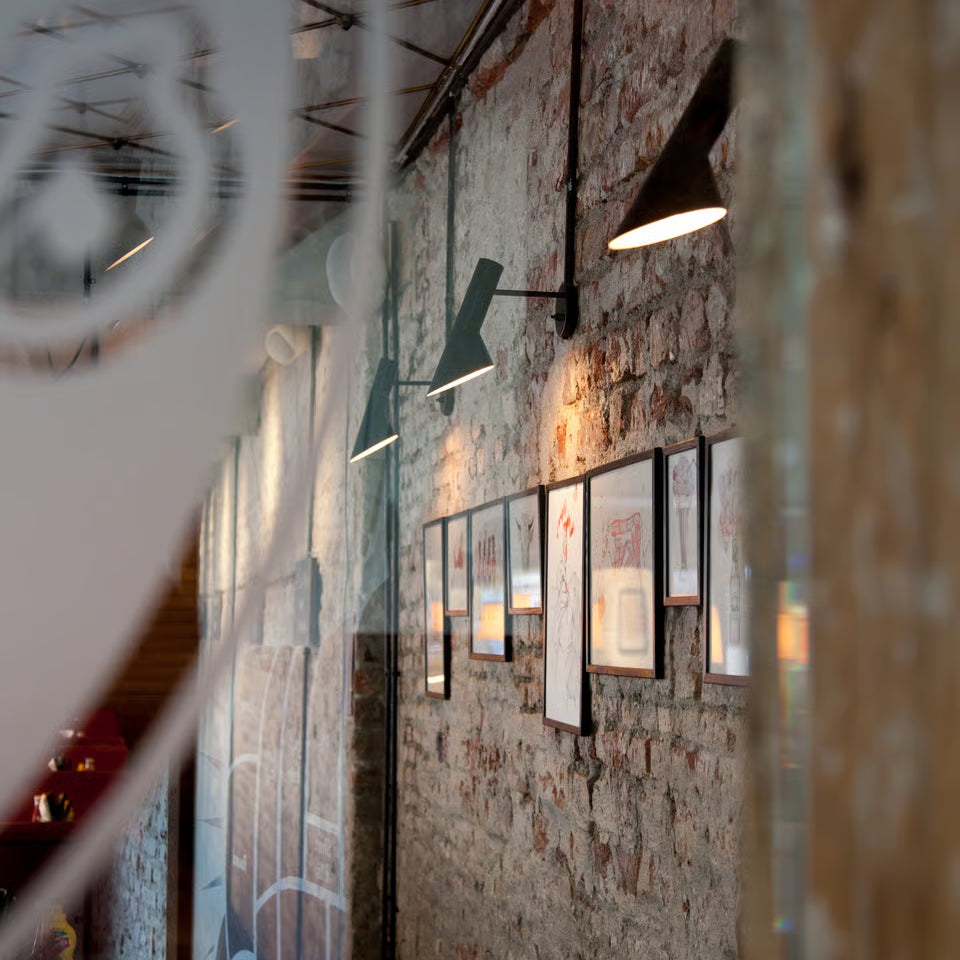 Louis Poulsen AJ Vägglampa Svart – Visningsmodell