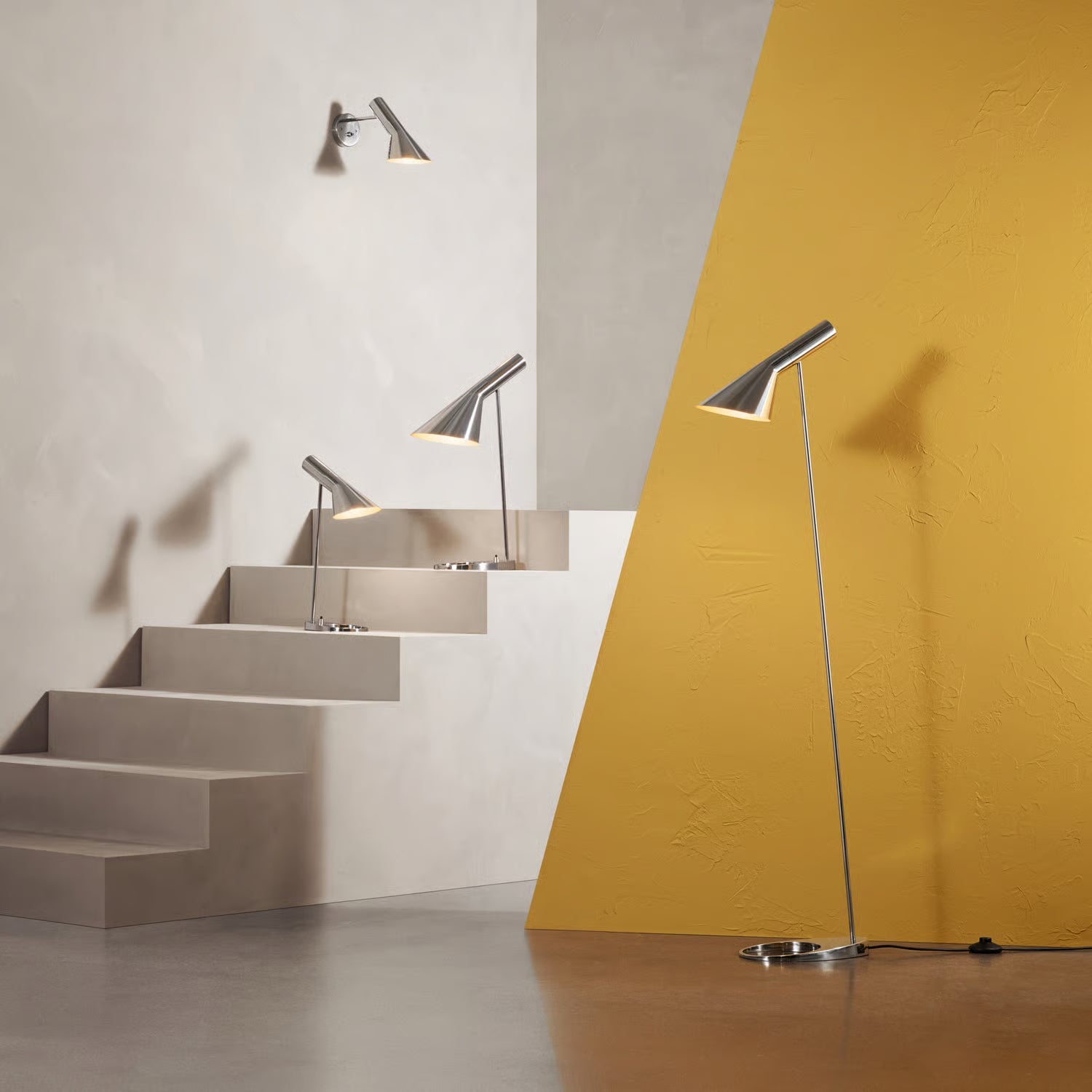 Louis Poulsen AJ Vägglampa Rostfritt Stål – Visningsmodell