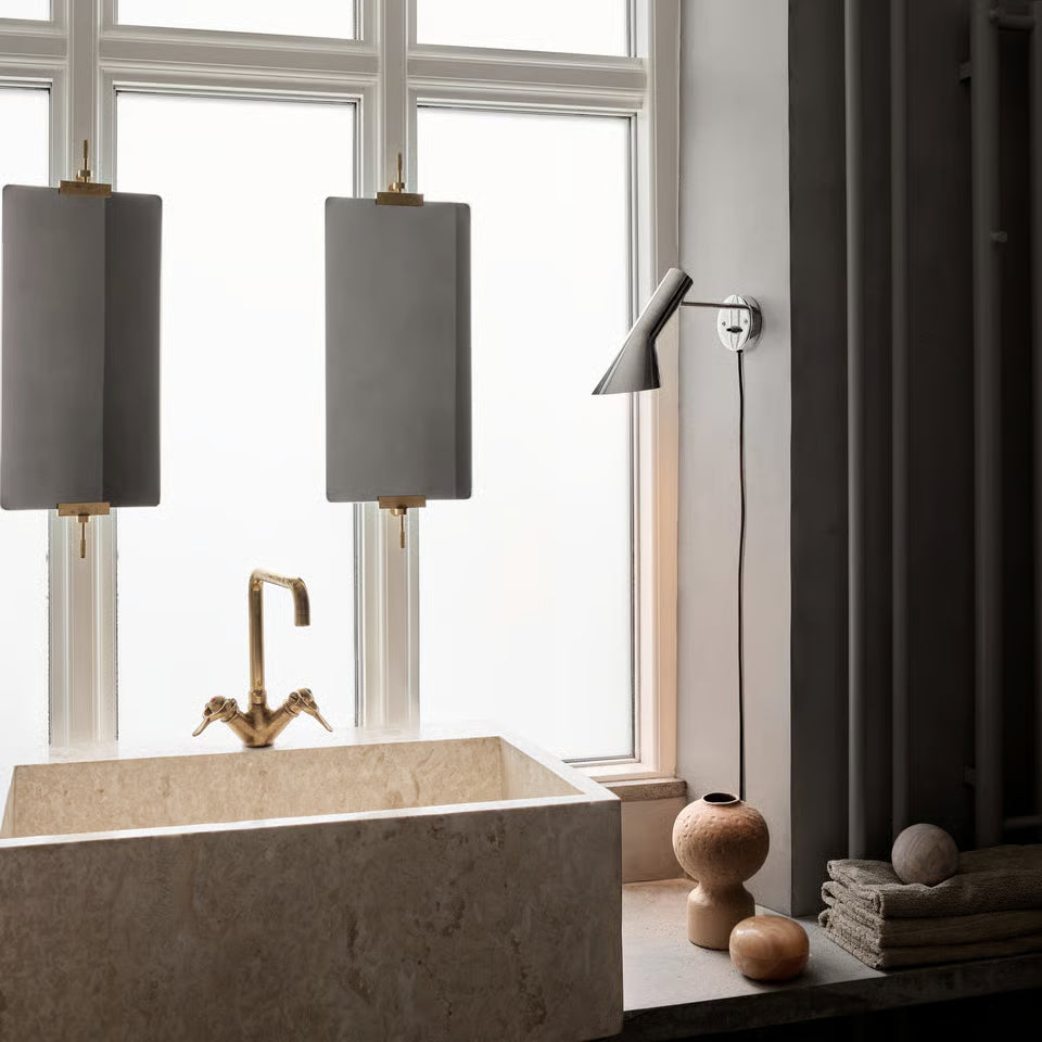 Louis Poulsen AJ Vägglampa Rostfritt Stål – Visningsmodell