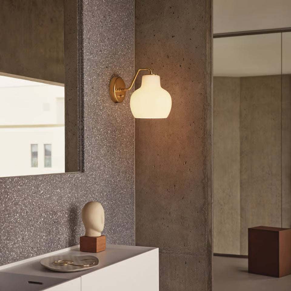 Louis Poulsen Yuh Golvlampa Vit / Mässing – Visningsmodell