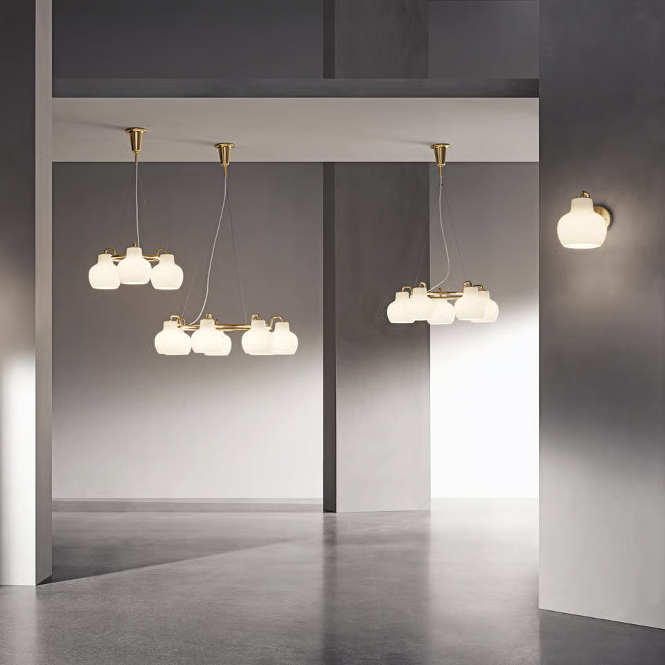 Louis Poulsen Yuh Golvlampa Vit / Mässing – Visningsmodell