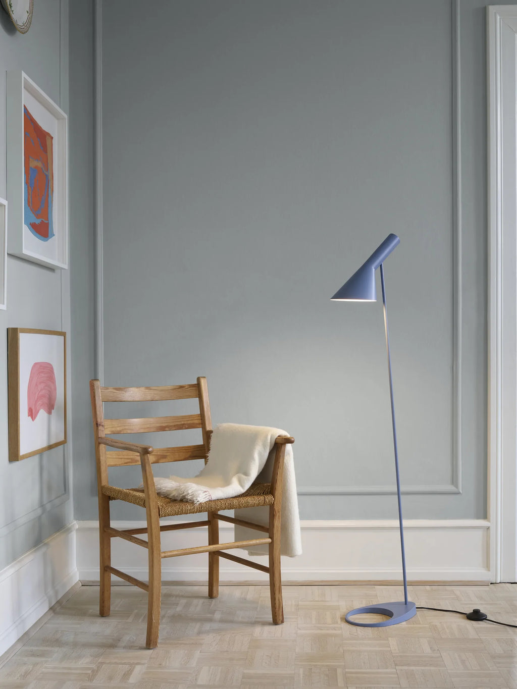 Louis Poulsen AJ Golvlampa Pale Blue – Visningsmodell
