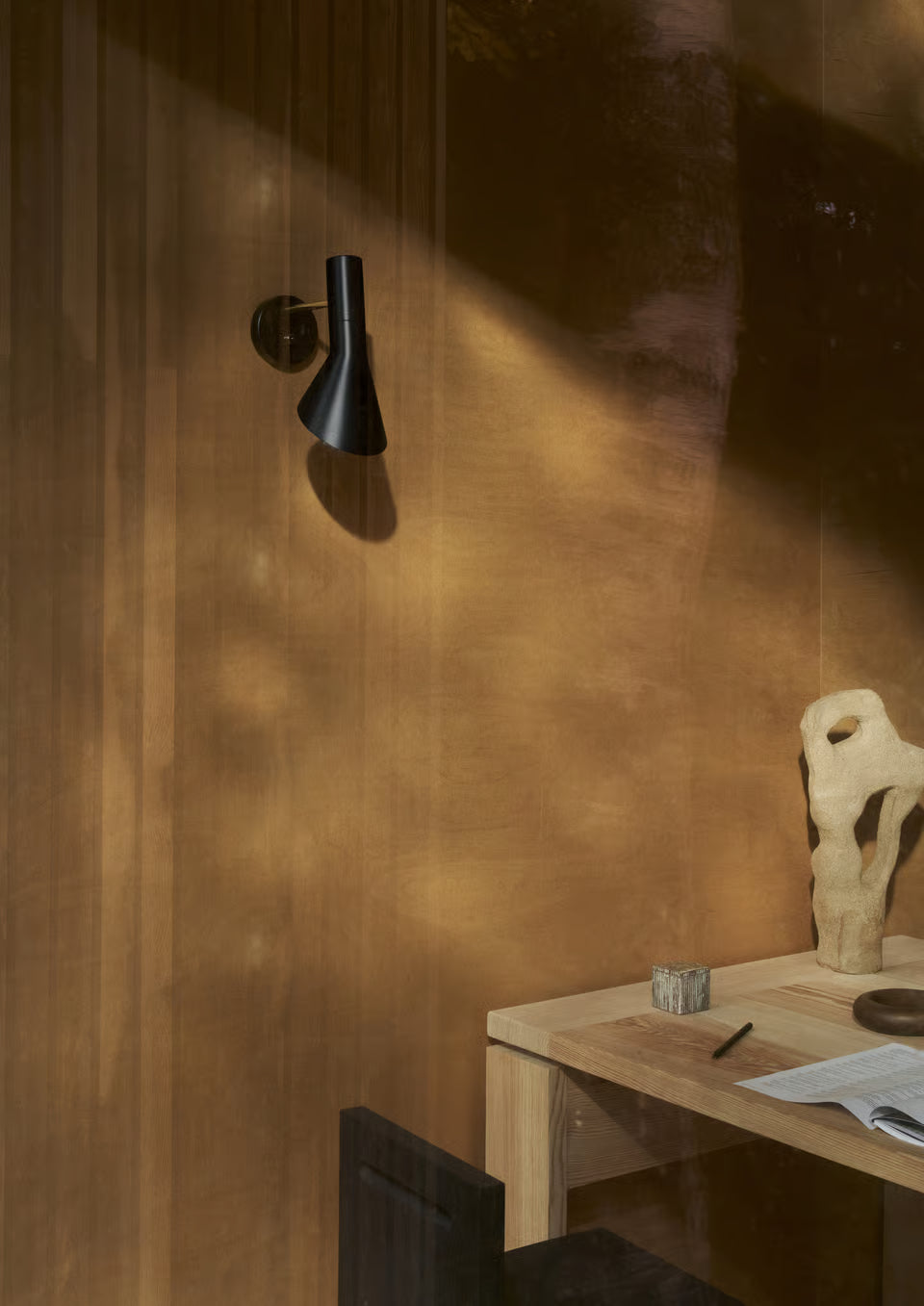 Louis Poulsen AJ vägglampa – fast installation, rostfritt stål