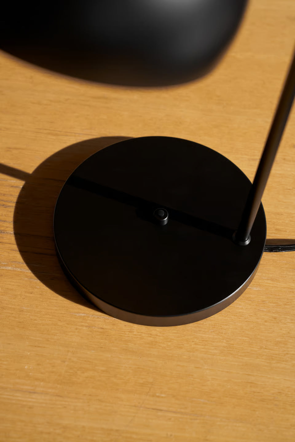 Louis Poulsen FJ Elements Bordslampa Ø17,5 cm – Visningsmodell