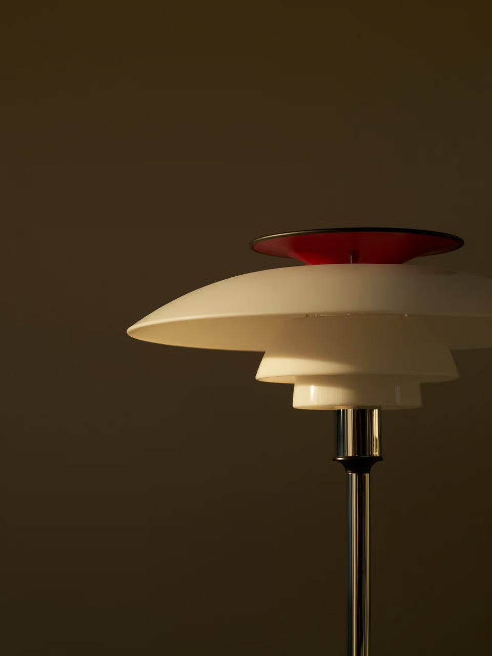 Louis Poulsen PH 80 Portable bordlampe – hvid opal/krom