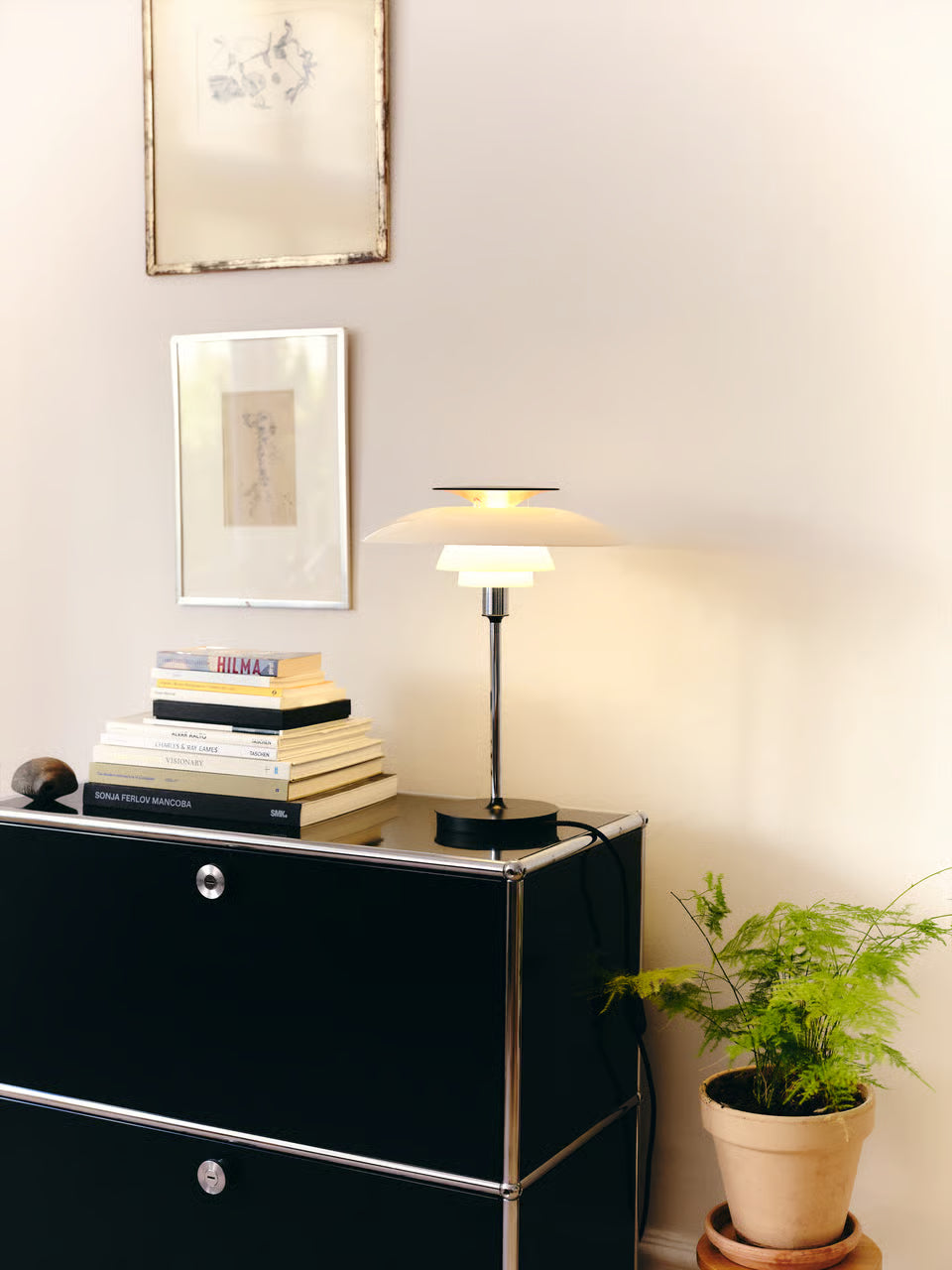 Louis Poulsen PH 80 bordslampa – vit opal/krom